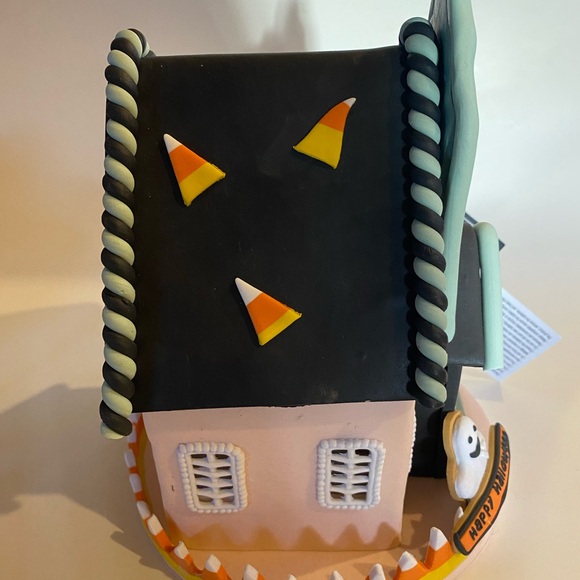 Halloween Haunted House Ghost Light Up Gingerbread Candy Corn NWT - Picture 4 of 6